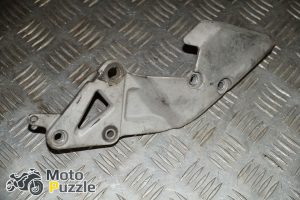 Кронштейн правой водительской подножки для Suzuki RF400RV 95-99г